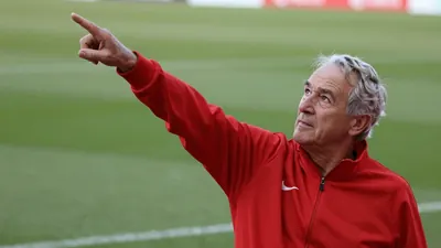 Der FC Bayern trauert um seinen ehemaligen Co-Trainer Hans-Dieter Schmidt, der im Alter von 78 Jahren nach schwerer...