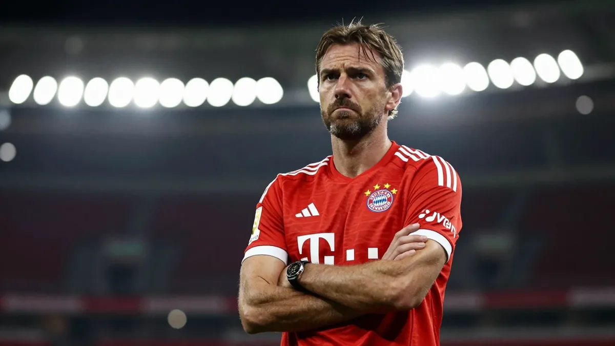 Olise zeigt Langeweile auf der Bayern-Party