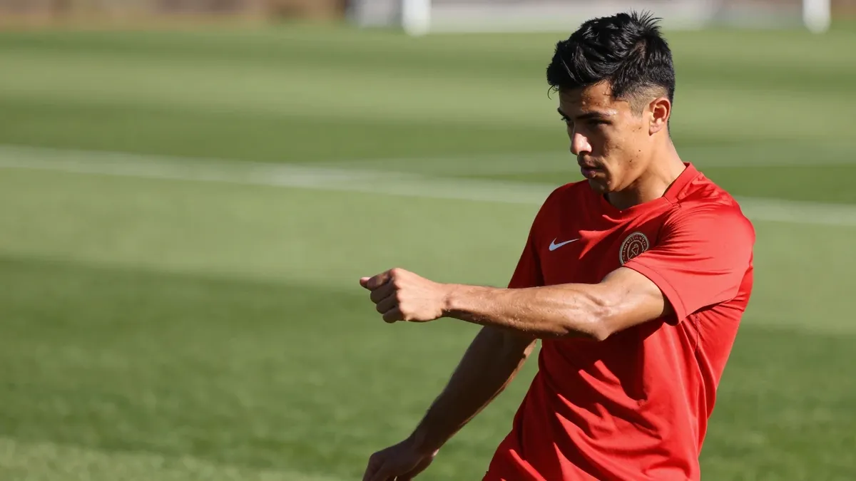 Der 19-jährige uruguayische U20-Nationalspieler Rodrigo 'Rodri' Dudok absolvierte ein Probetraining mit den Bayern-Profis...